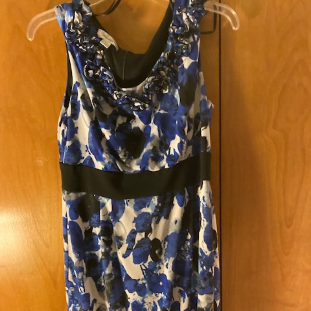 Sleeveless dress
